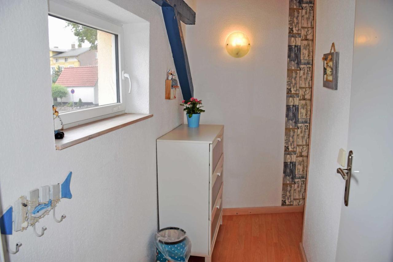 Ferienhaus Zum Hafen In Altefaehr Bagian luar foto