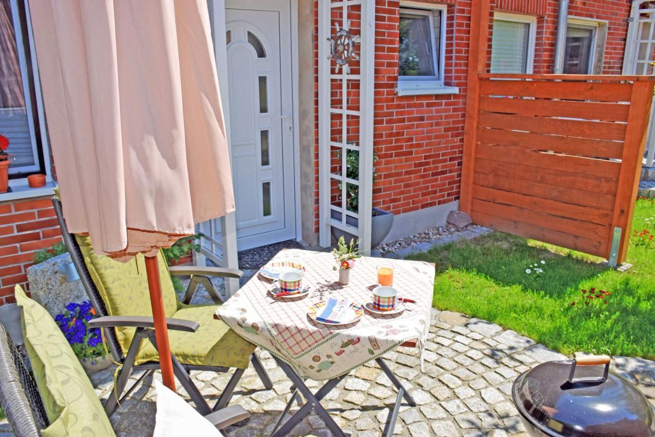 Ferienhaus Zum Hafen In Altefaehr Bagian luar foto
